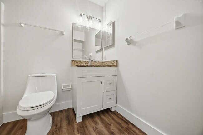 Building Photo - "Stylish Punta Gorda villa : 2-Bed, 2-Bath completely remodeled and is ready for you!!