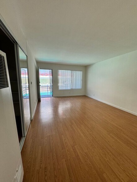 Building Photo - 5855 Carlton Way