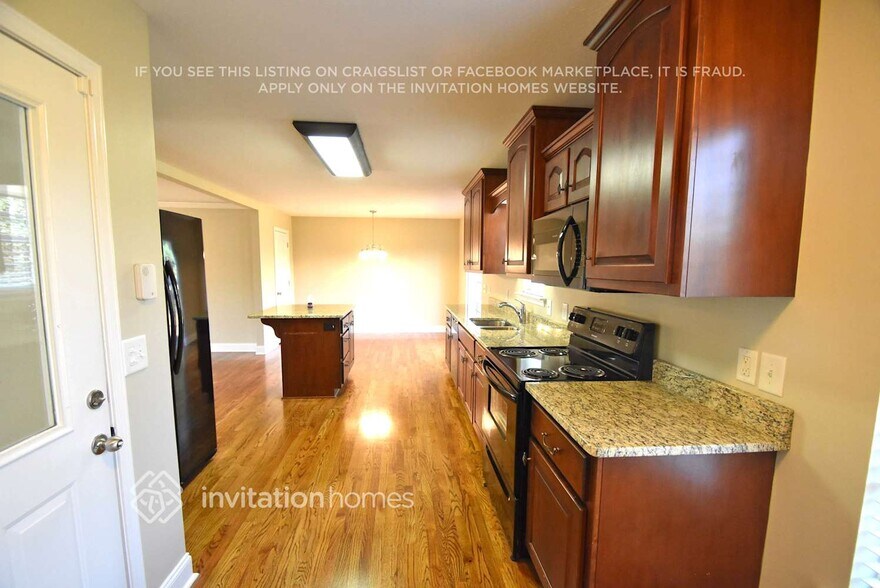 Building Photo - 3105 Poplar Springs Dr