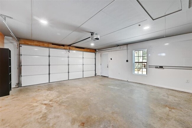 Building Photo - 1203 W 40th St