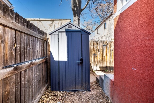 Building Photo - 2023 E 20th Ave