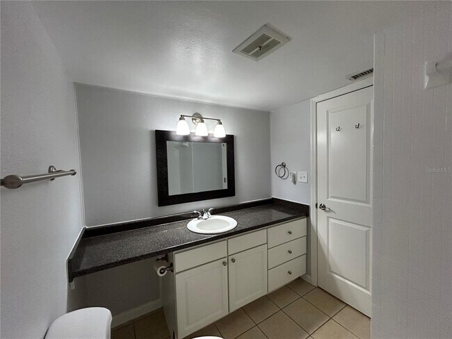 Building Photo - 507 NW 39th Rd