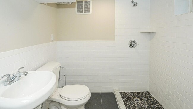 Building Photo - 2282 3rd St