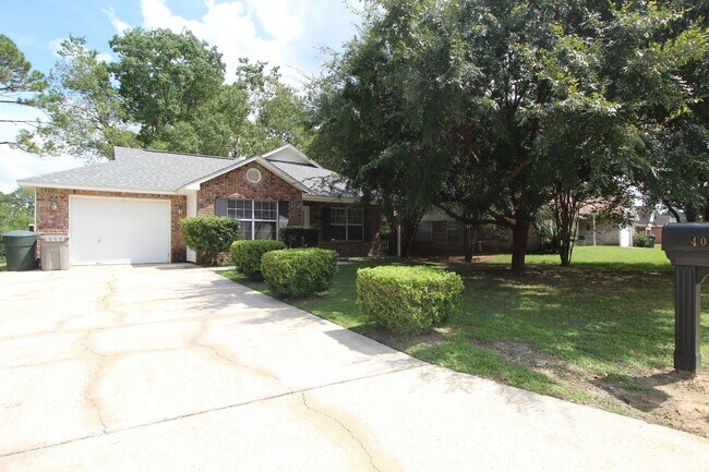Building Photo - 3BR/2BA Brick Home in Southwest Pensacola – Coming Available 12/19
