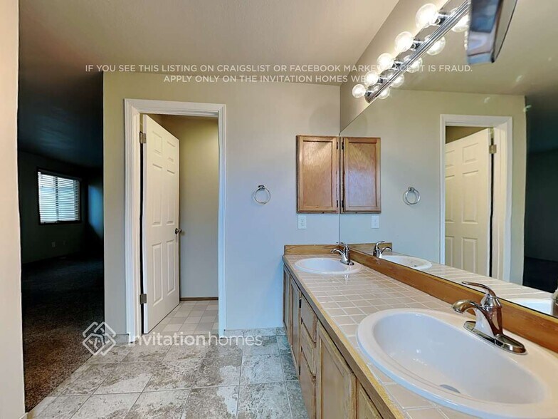 Building Photo - 28031 121st Ave SE