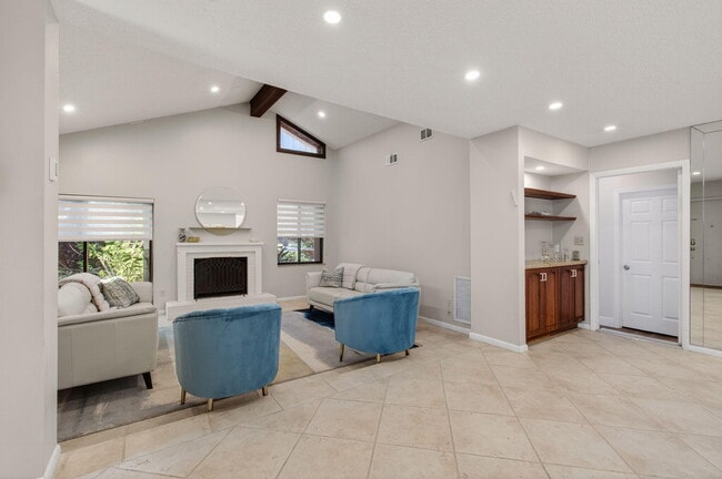 Building Photo - 7745 Stanway Pl