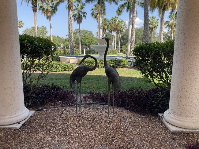 Building Photo - 364 Sunview Way