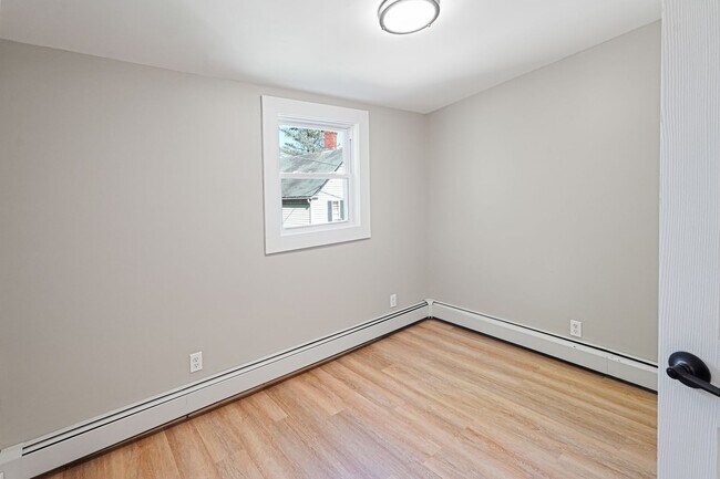 Building Photo - rent to own newly renovated condo