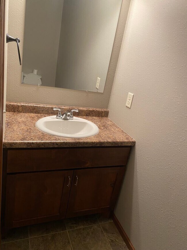 Building Photo - Spacious 2 Bedroom + Loft Townhouse in Sauk Rapids
