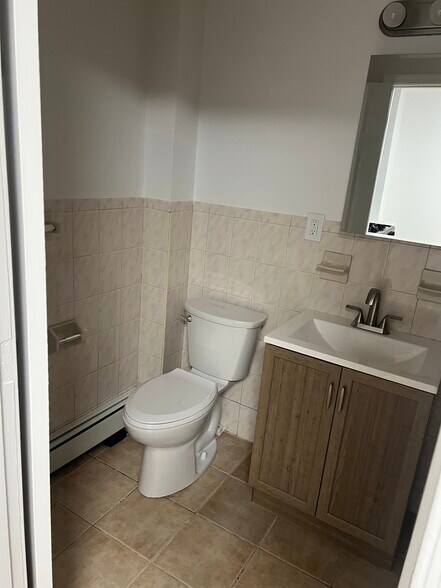 bathroom - 4 Columbus St