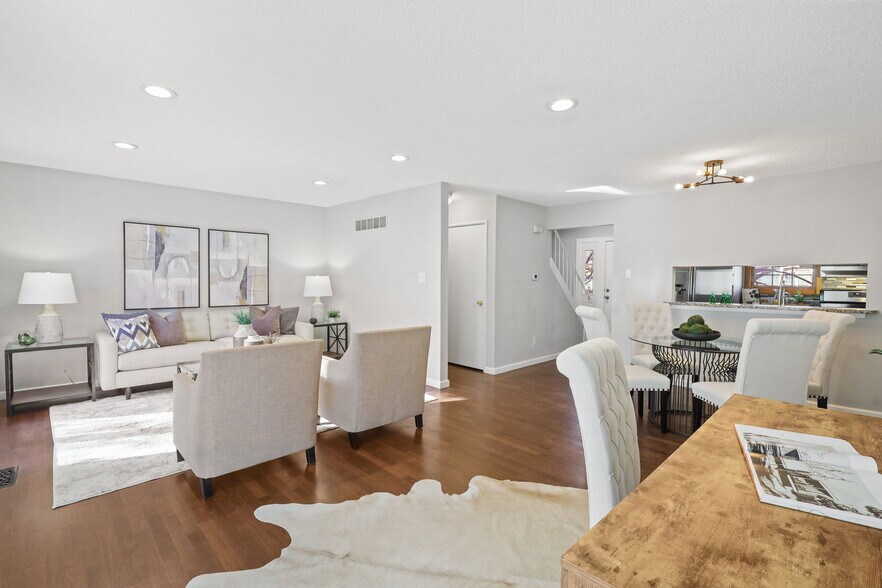 Primary Photo - 10411 Corbeil Dr
