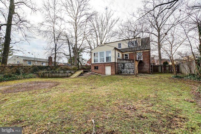 Building Photo - 2809 Pierpont St