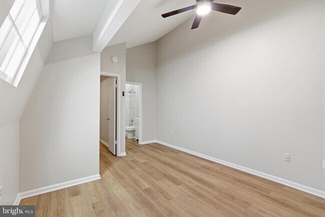 Building Photo - 1647 Carriage House Terrace