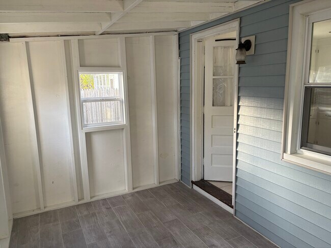 Building Photo - 39 Westphal St