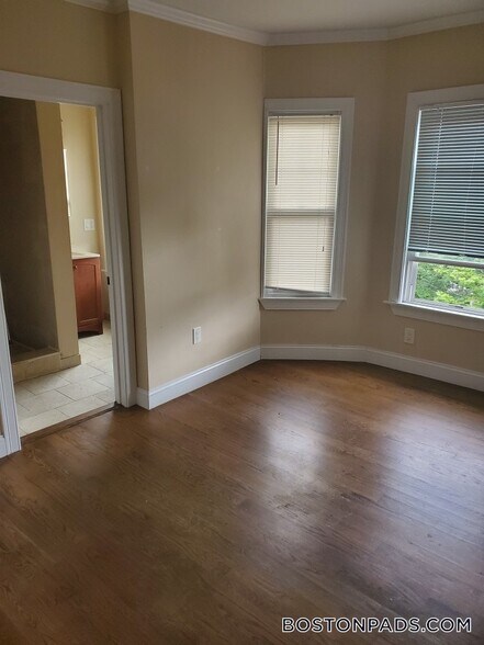 Building Photo - 2975 Washington St