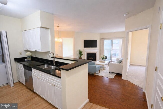 Building Photo - 12919 Alton Square