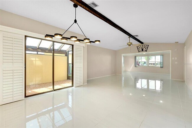 Building Photo - 49 Sandstone Cir