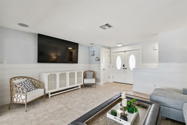 Building Photo - 2822 W Vina Del Mar Blvd