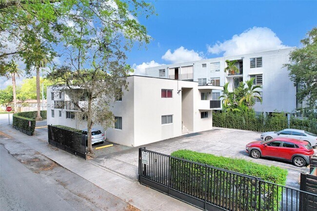 Building Photo - 12101 NE 6th Ave