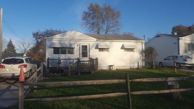 Primary Photo - 3 Bedroom House