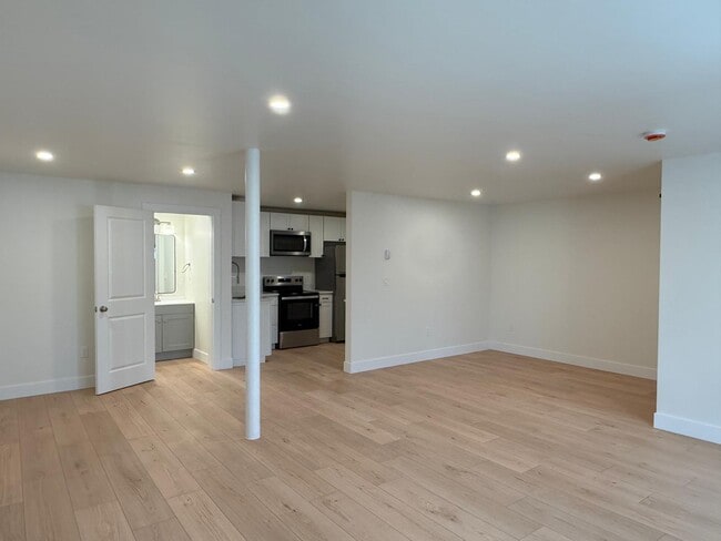 Building Photo - 1141 Colorado Ave