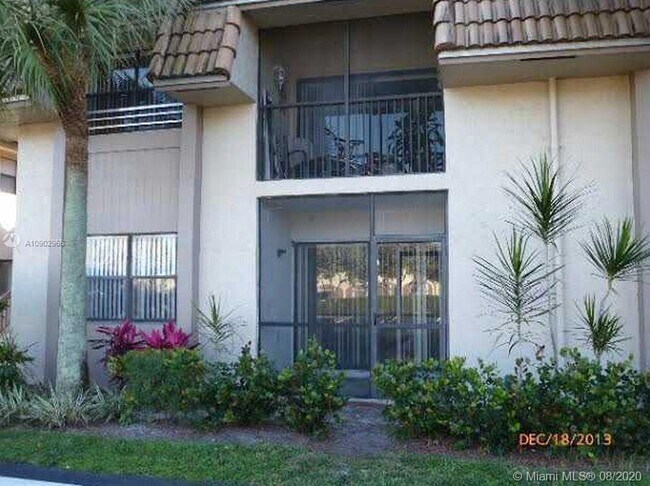 Building Photo - 10724 Royal Palm Blvd