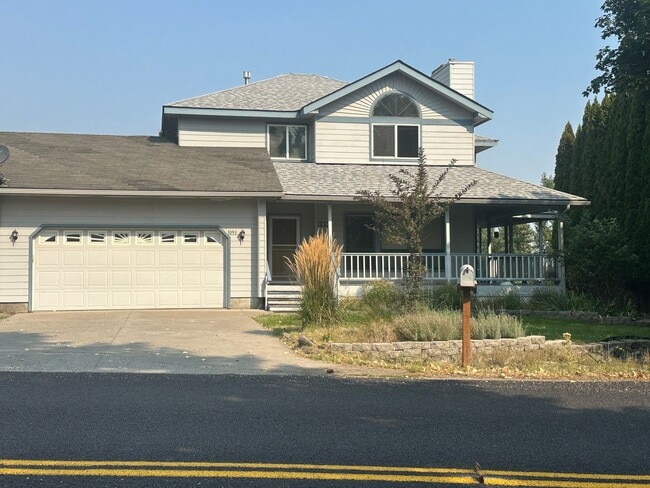 Building Photo - Two Story home with Finished basement- Hayden