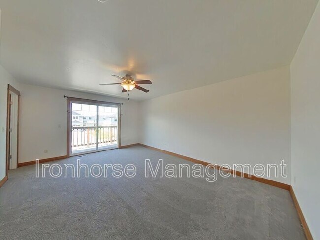 Building Photo - 5471 Glenellen Dr