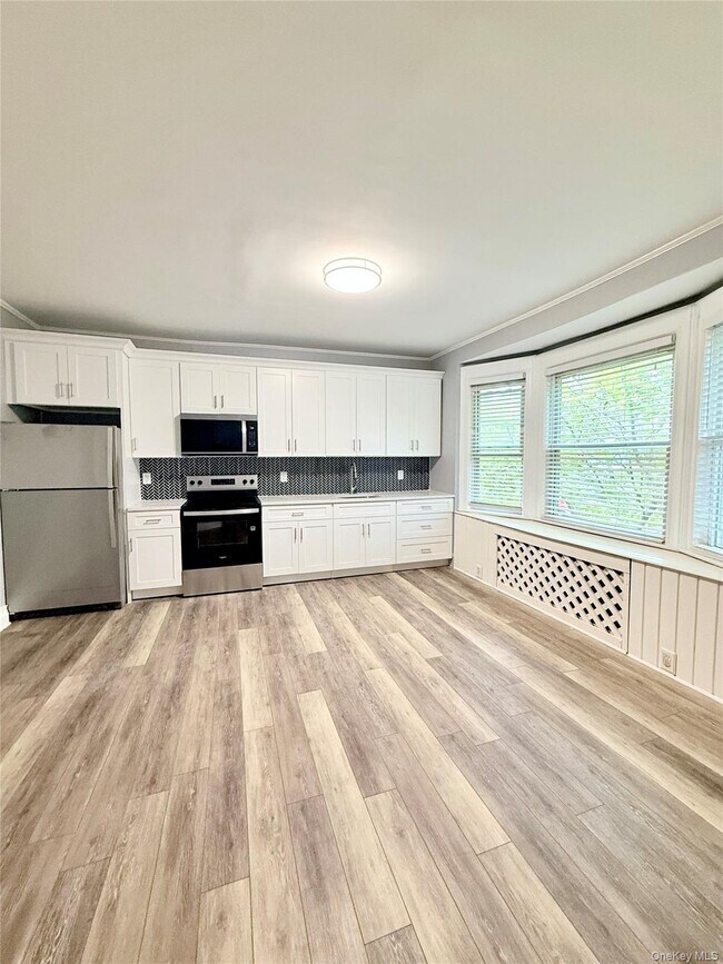 Building Photo - 127 Woodland Ave