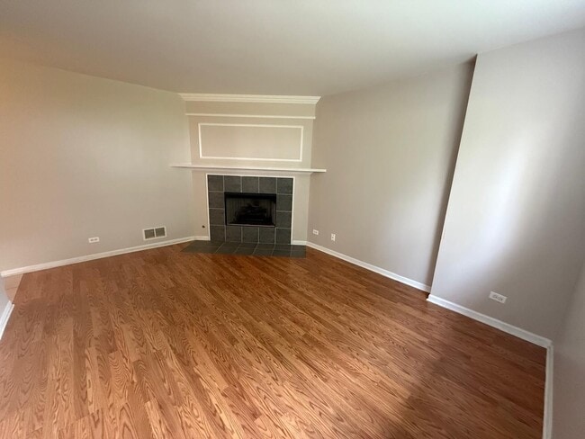 Building Photo - 1722 Middlebury Dr