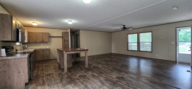 Building Photo - 30605 Nichols Sawmill Rd