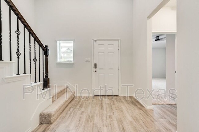 Building Photo - 1713 Wayne Ln