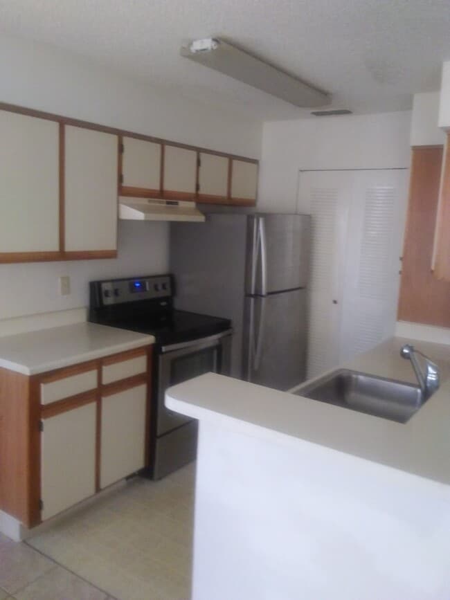 Building Photo - 2 Bedroom/ 2 Bath at Tradewinds in Metrowest ...