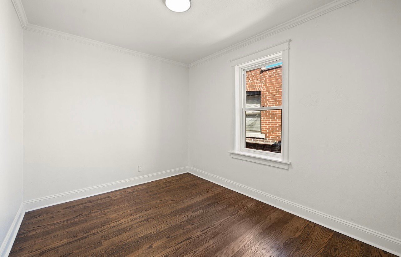 Building Photo - 5006 Tholozan Ave