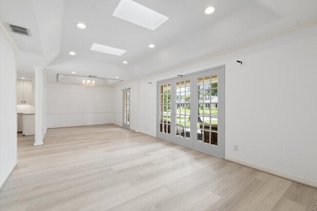 Building Photo - 6249 Overbrook Ln