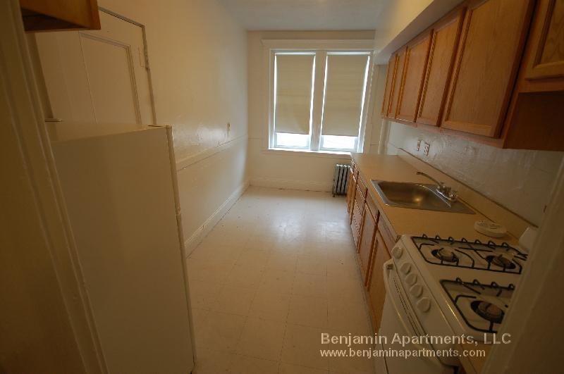 Building Photo - 133 Sutherland Rd