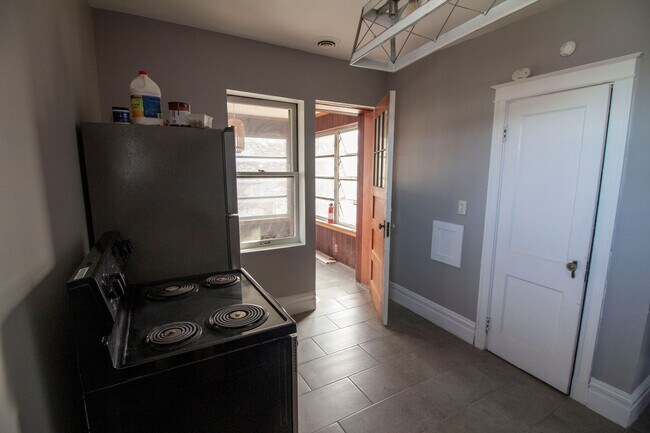 Building Photo - 4238 S 38th St