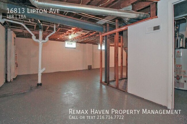 Building Photo - 16813 Lipton Ave, Cleveland - Charming 3 B...