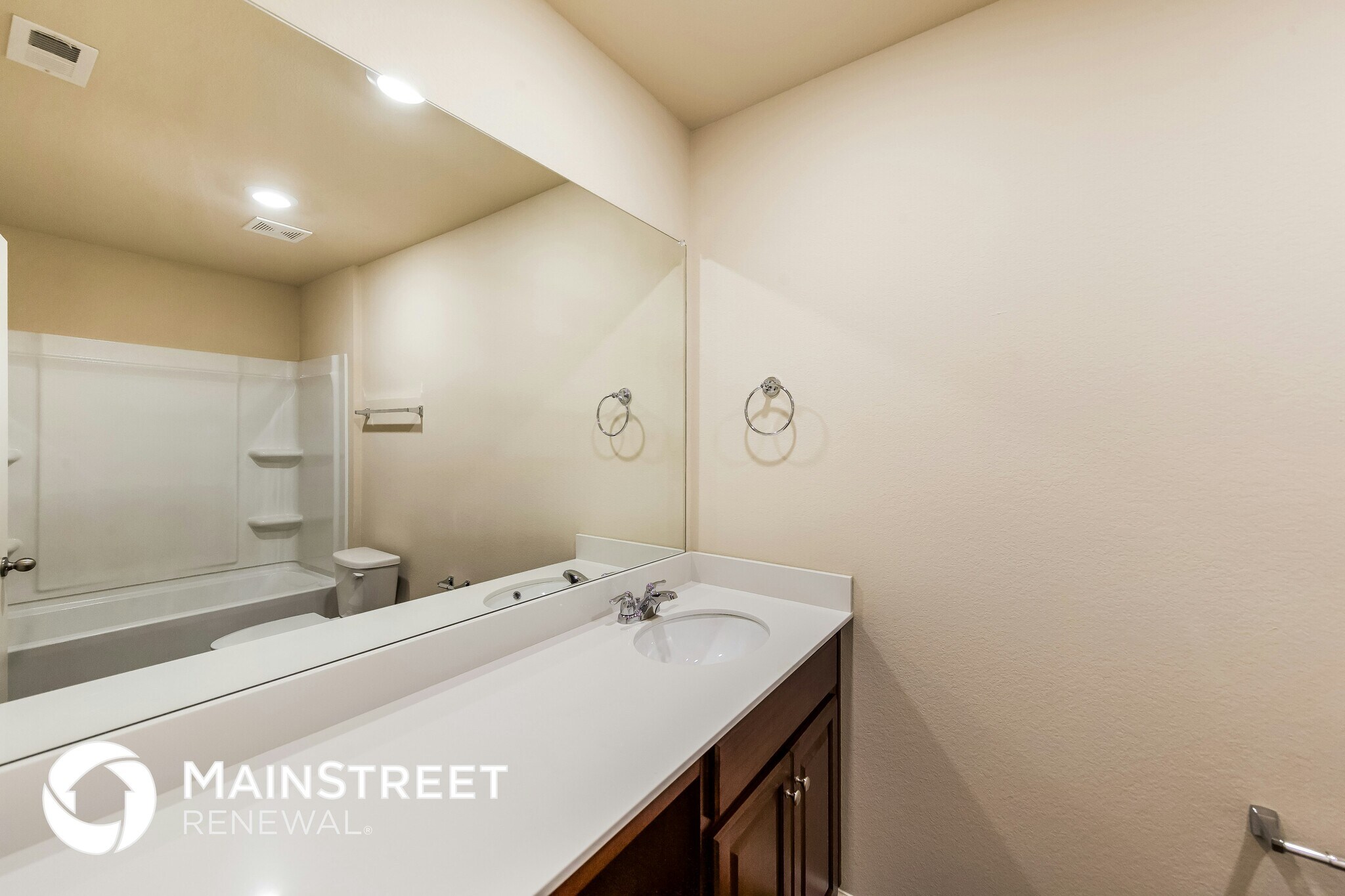 Building Photo - 660 Clover Cir