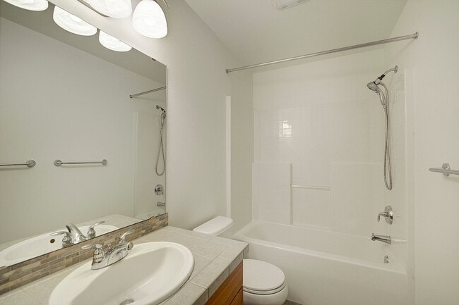 Building Photo - 3Bd/2.5Ba Issaquah Home