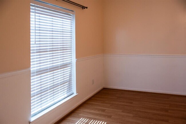 Building Photo - 16818 Benwick Dr