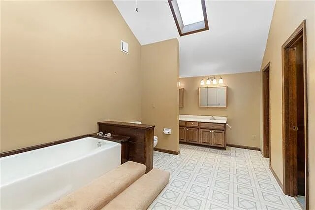 Building Photo - 5710 NW Verlin Dr