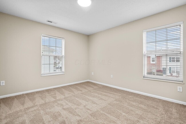 Building Photo - 5027 Stratford Pine Ln