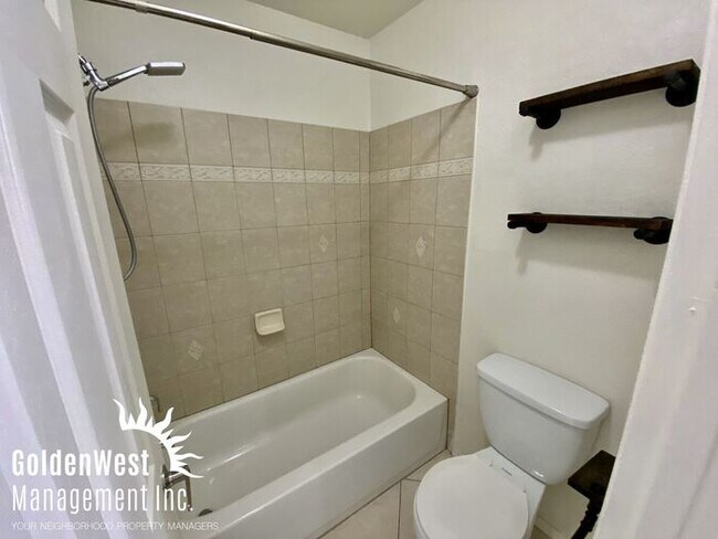 Building Photo - Charming Studio in the North Mountain Neig...