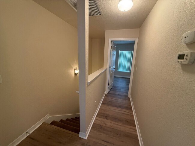 Building Photo - 2 Bedroom/2 1/2 Bathroom End Unit Apartment