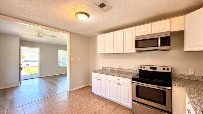 Building Photo - 10502 Ambursen St