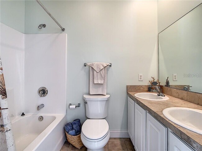 Building Photo - 631 Tahiti Ct