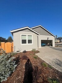 Building Photo - 3-Bedroom 2-Bathroom home in Lowell