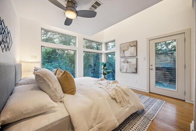 Building Photo - 133 Frederick St