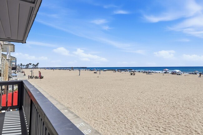Building Photo - 3010 W Oceanfront